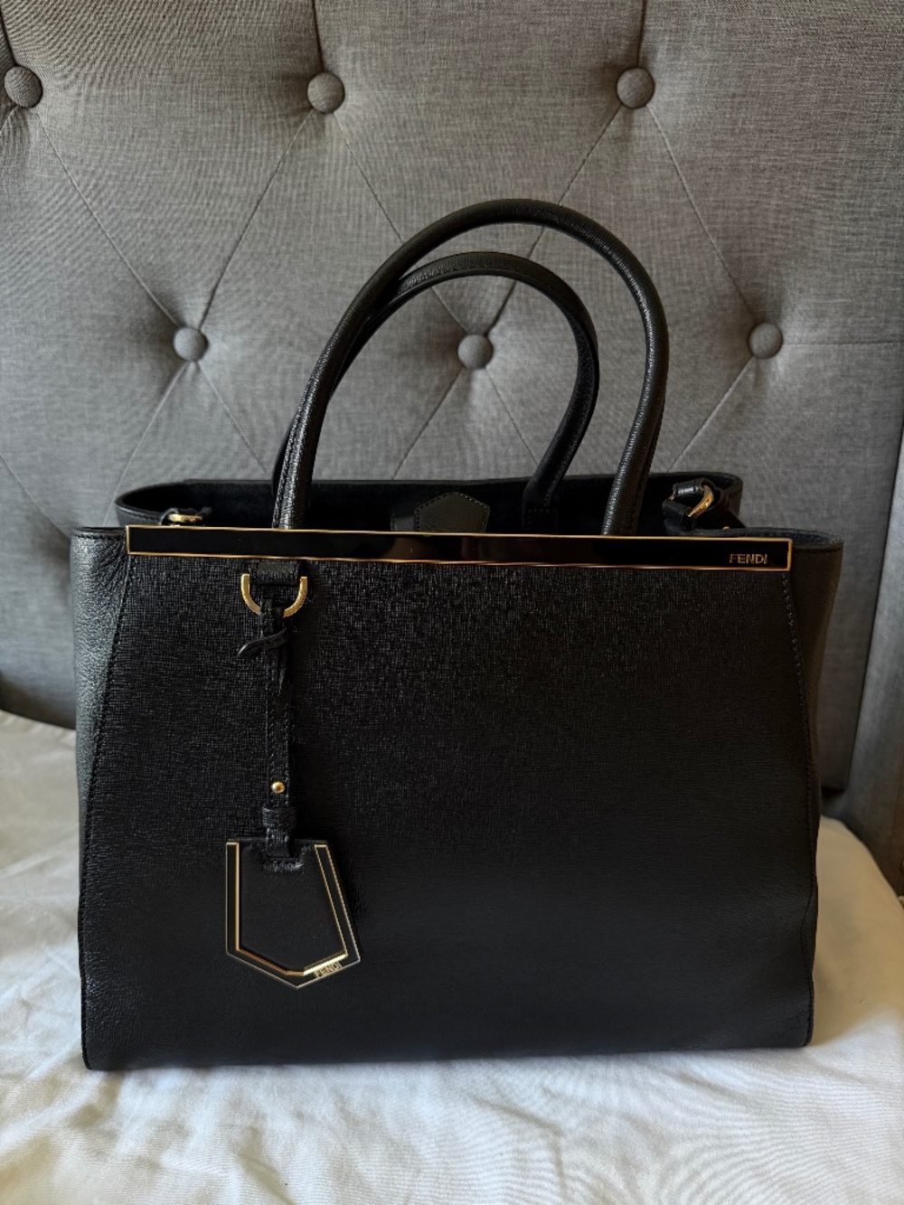 Fendi 2 jour medium bag